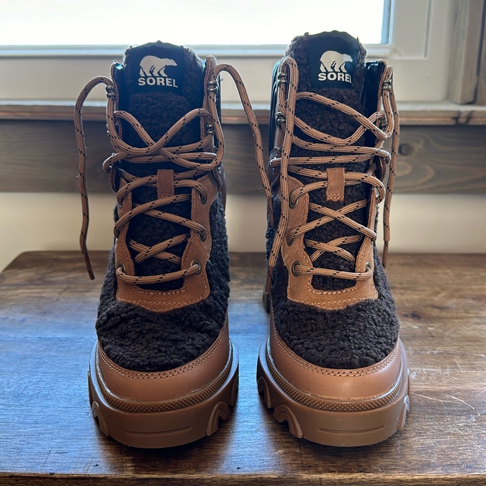 New, never worn- WOMEN'S BREX HEEL COZY LACE BOOTIE. Tawny Buff, Blackened Brown